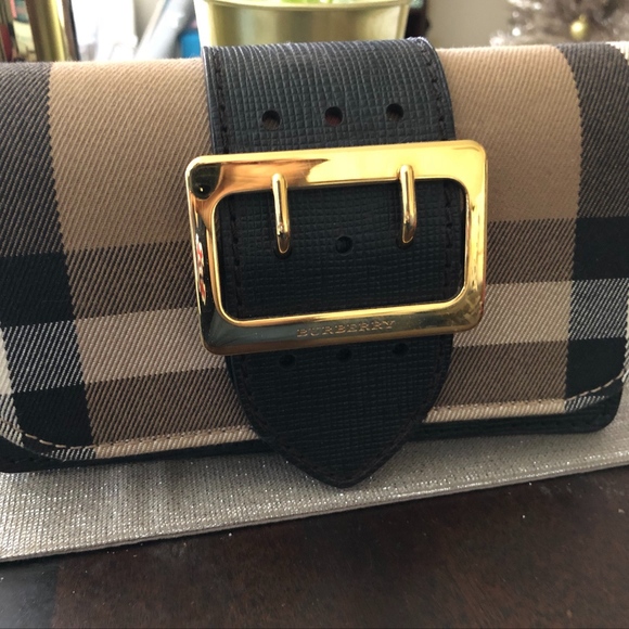 burberry buckle house